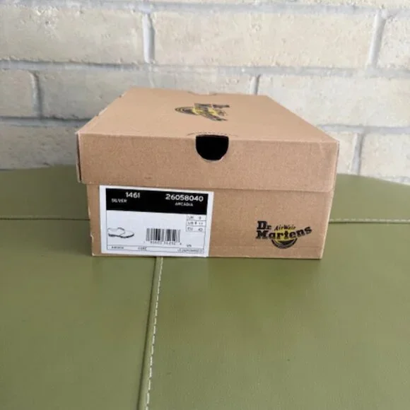 Dr. Marttens silver arcadia oxford size US womens 11 / EU 43 New in box - Picture 10 of 10